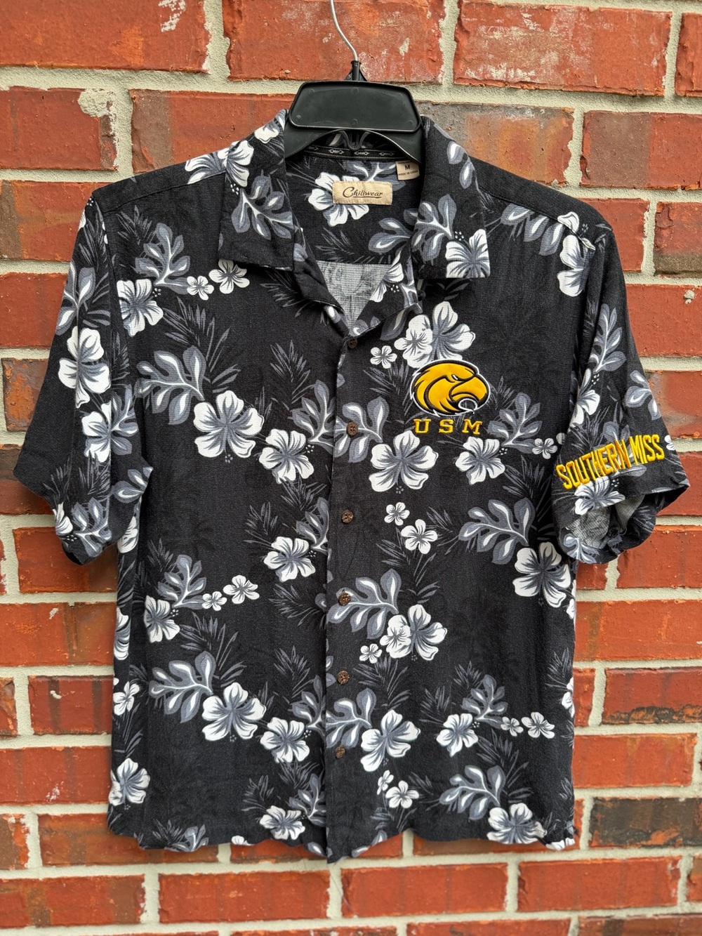 Chiliwear University of Southern Miss Men’s M  Black Floral Button-Up Shirt P7